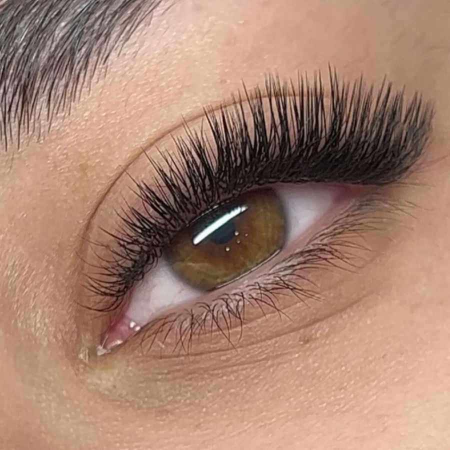 Наращивание ресниц 2,5D