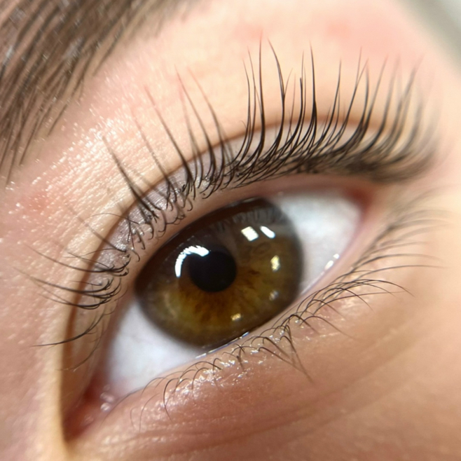 Бережное ламинирование ресниц (с уходом)