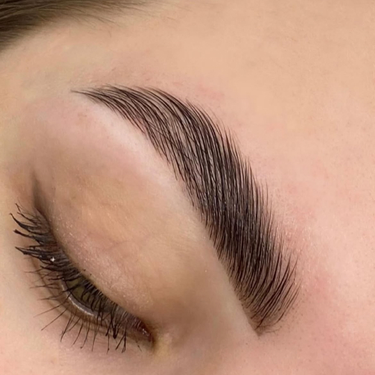 Коррекция бровей