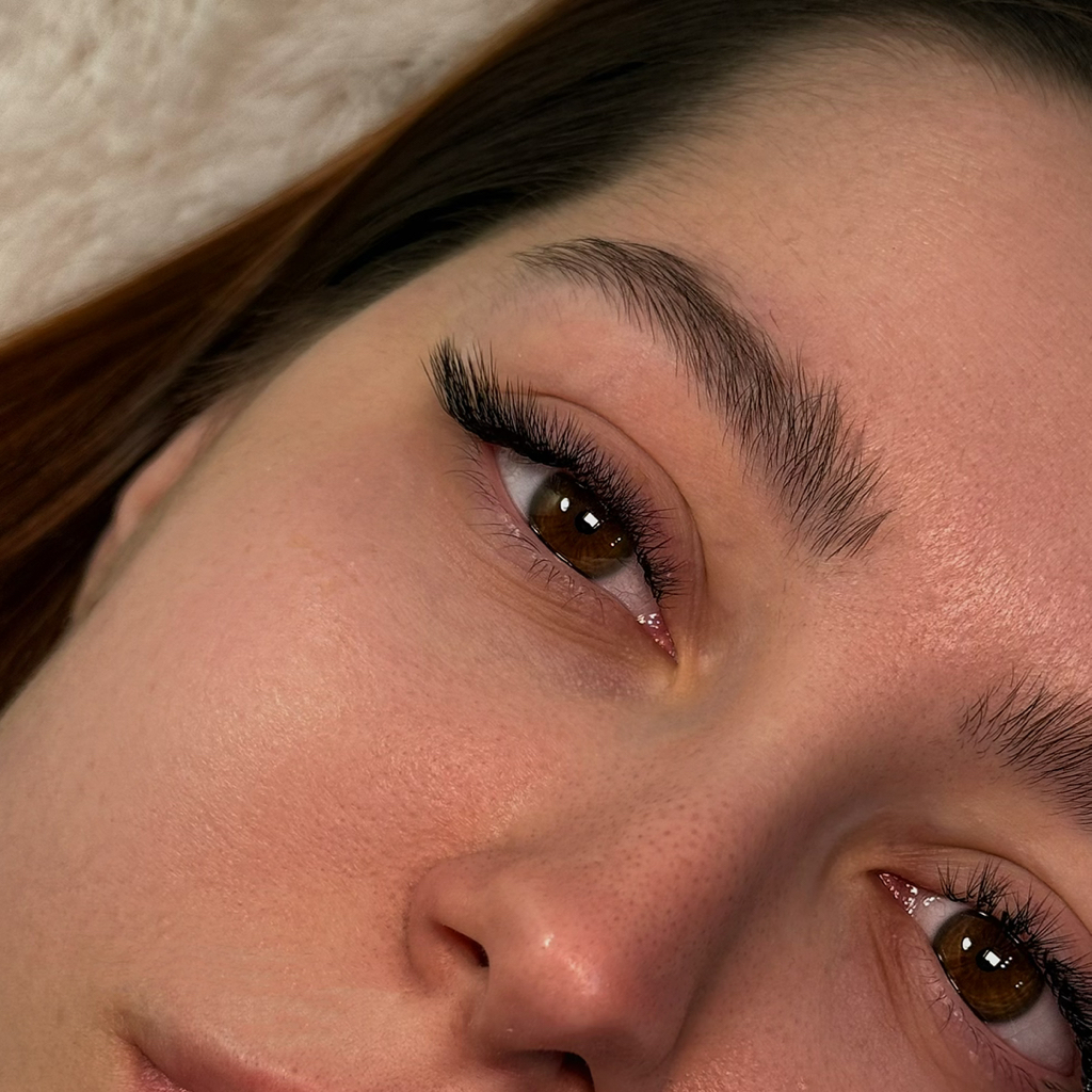 Объемное наращивание ресниц (4-6D)