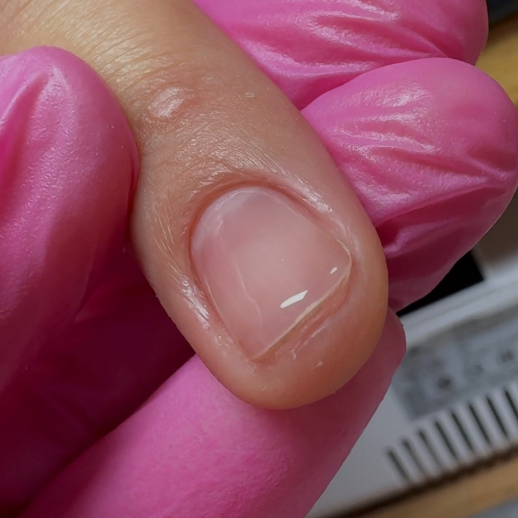 Маникюр без покрытия