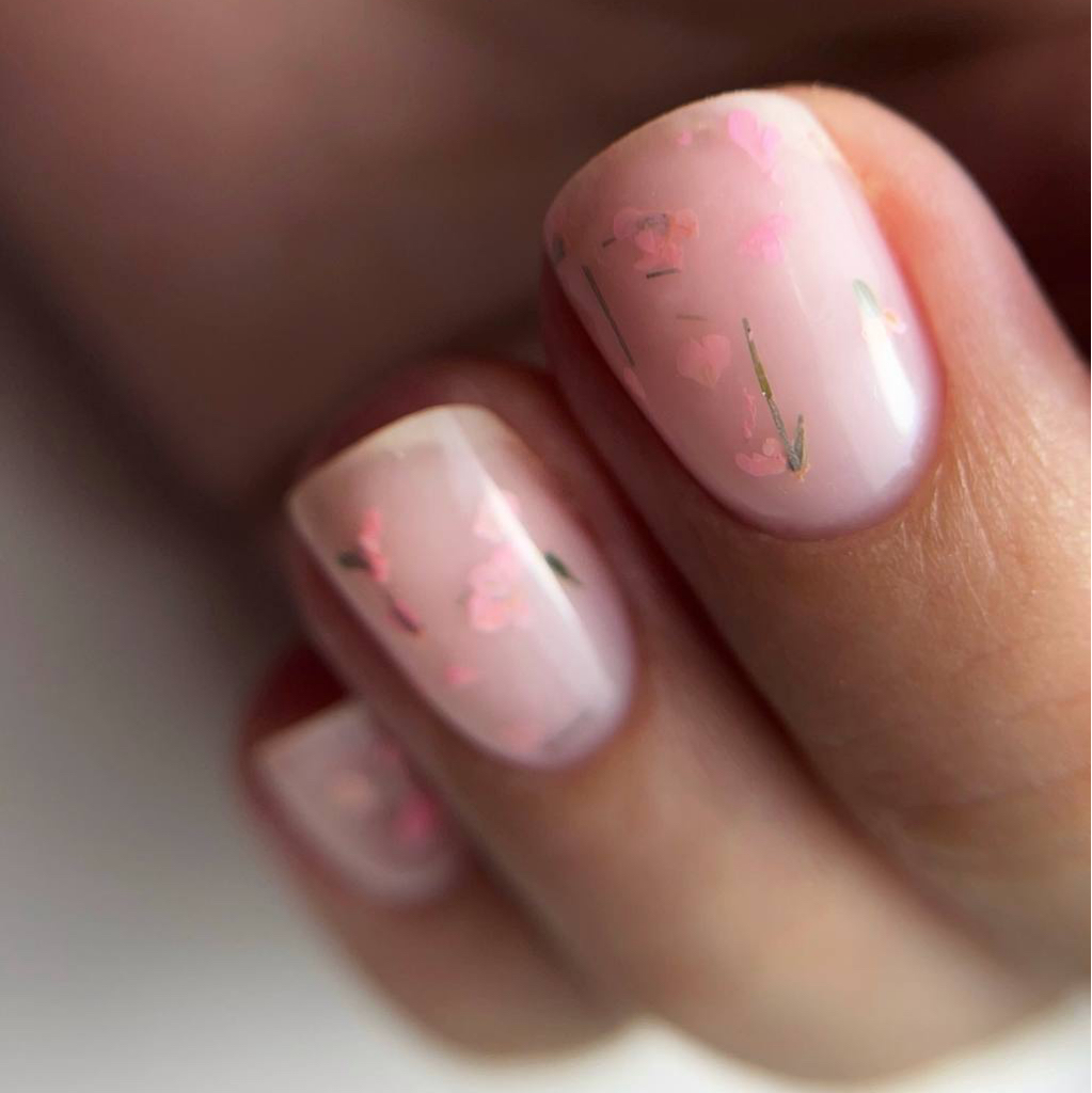 Маникюр с покрытием гель-лак+ ремонт ногтя