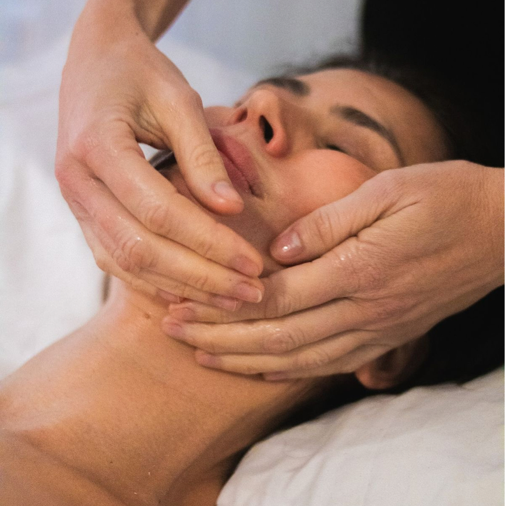 Французский массаж лица