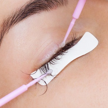 Снятие нарощенных ресниц без последующего наращивания