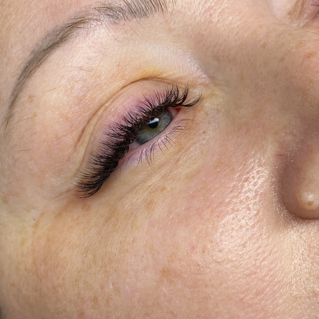 LED-Наращивание ресниц 2D/2.5D