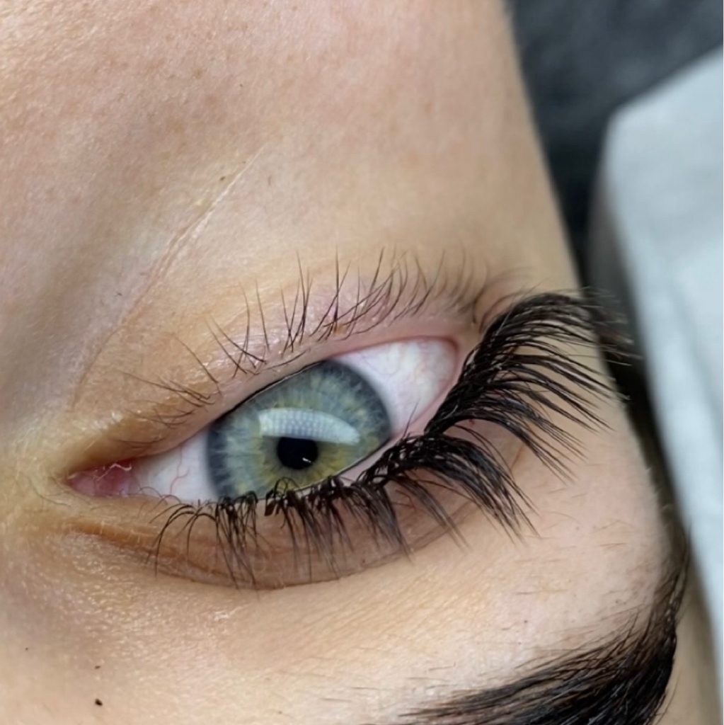 LED-наращивание ресниц  Мокрый эффект