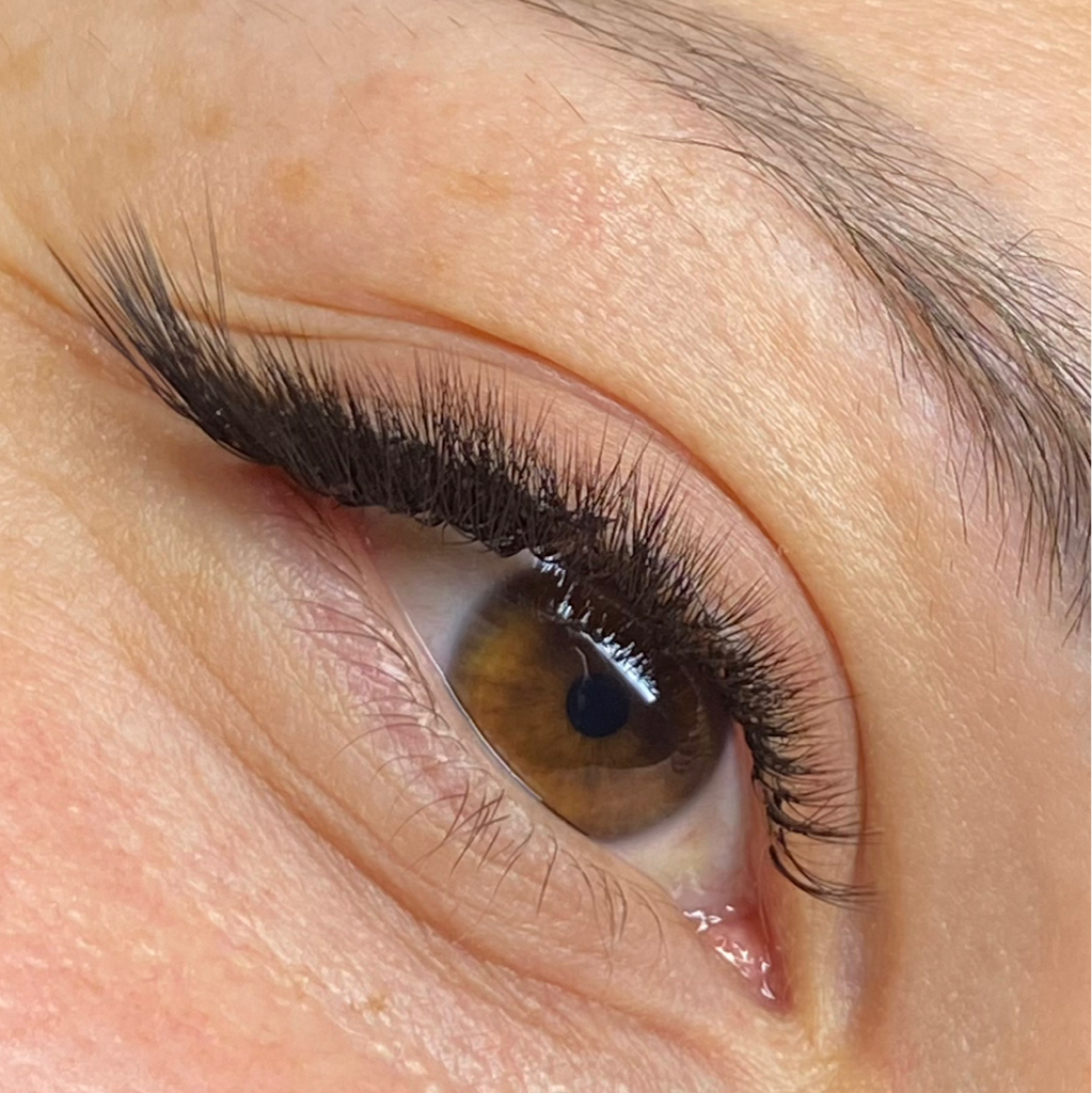 LED-наращивание ресниц  Трендовые эффекты/Супер объемы от 5D