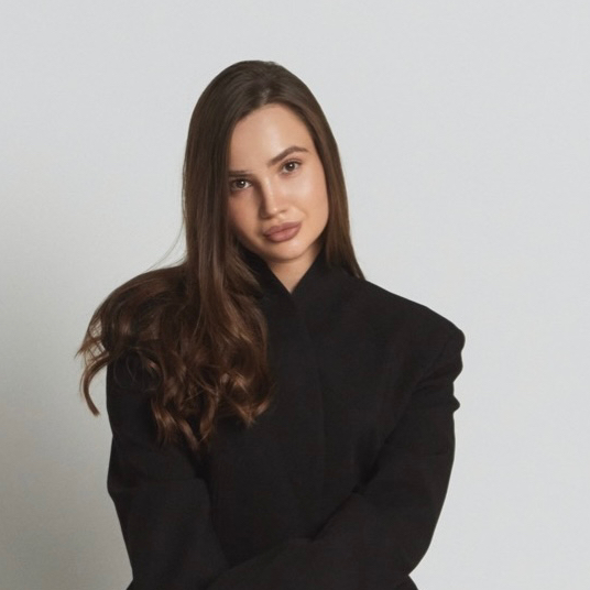 Полина