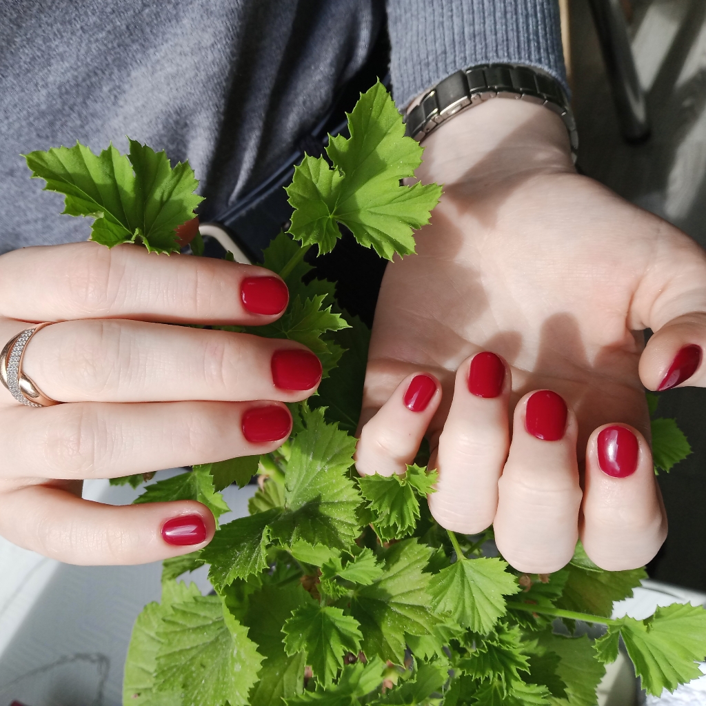 Маникюр с покрытием гель-лак