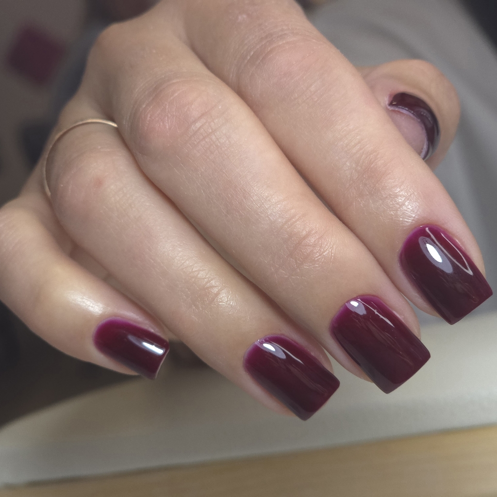 Маникюр с однотонным покрытием