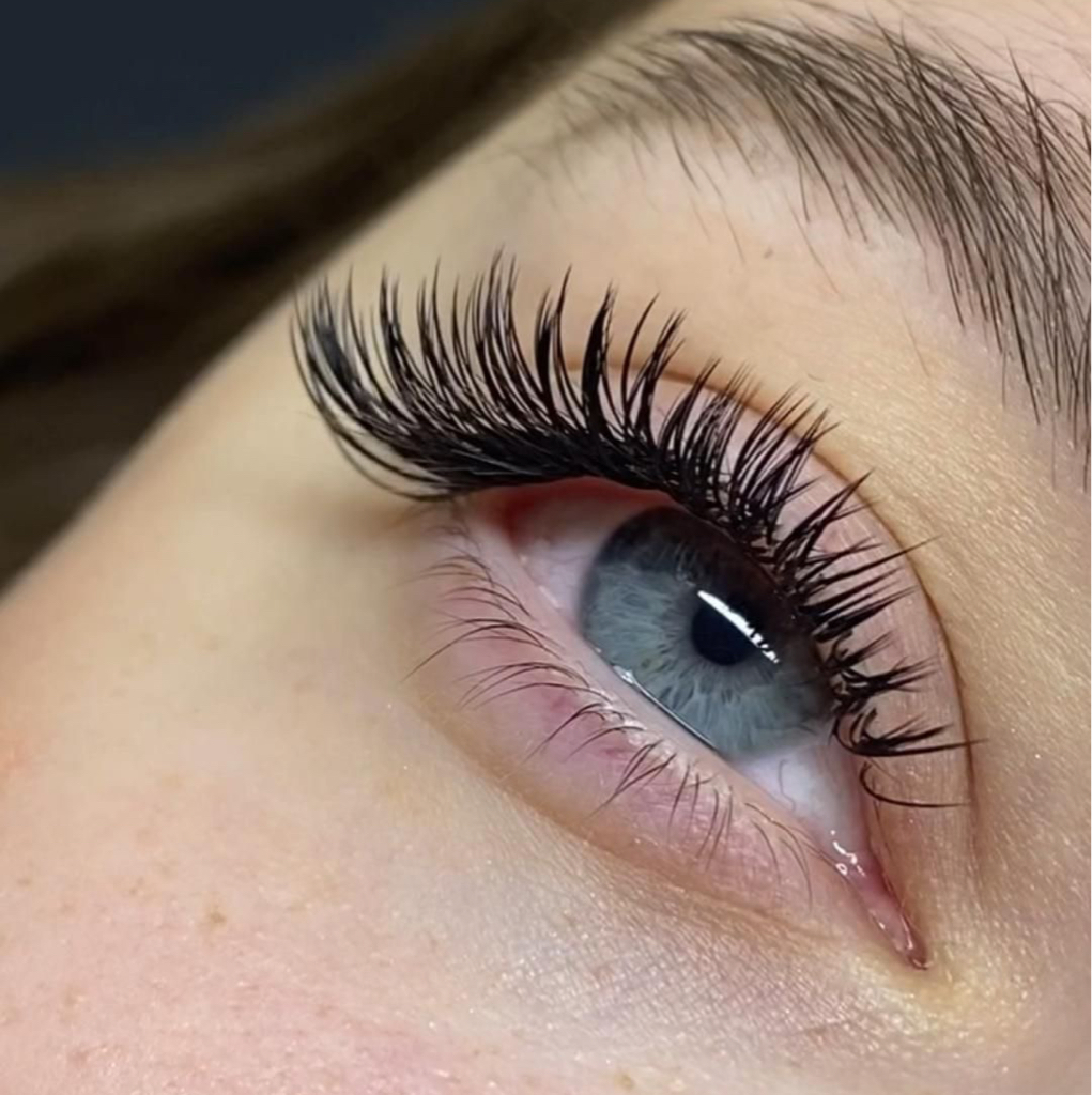 Наращивание ресниц 2Д-2,5Д, мокрый эффект