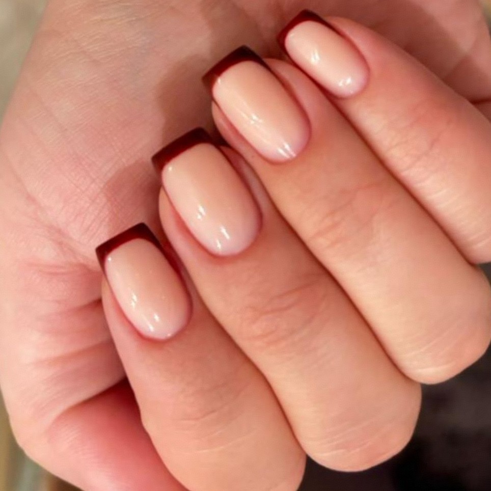 Дизайн- французский маникюр