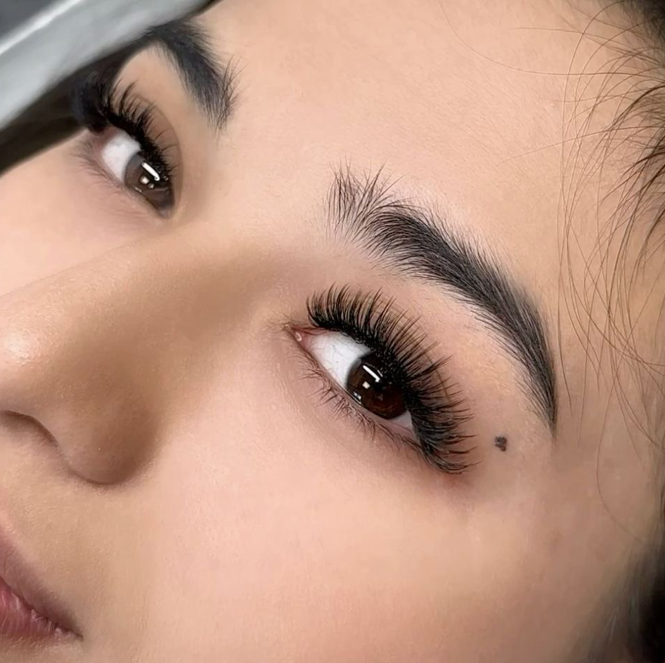 Наращивание ресниц работа 6