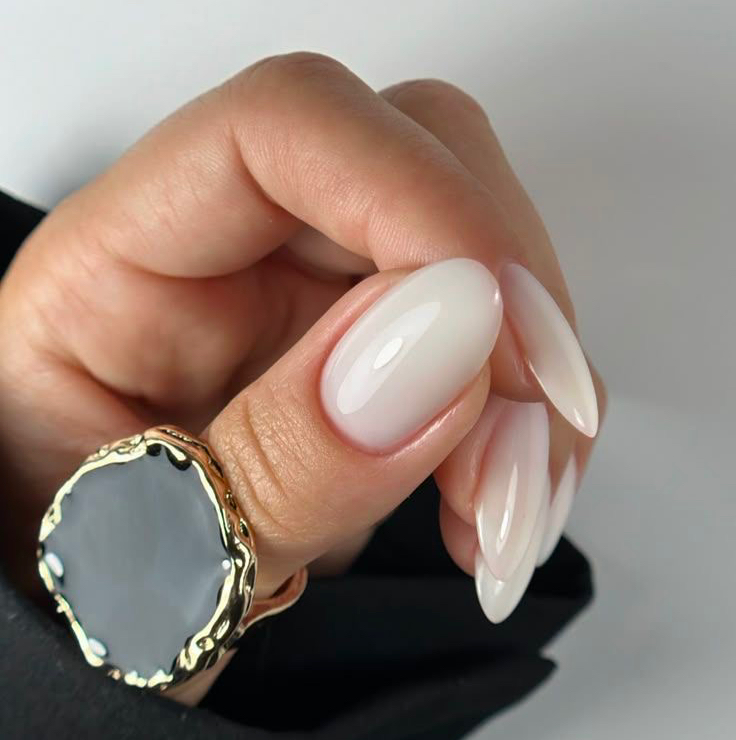 Маникюр + цветная база в один слой