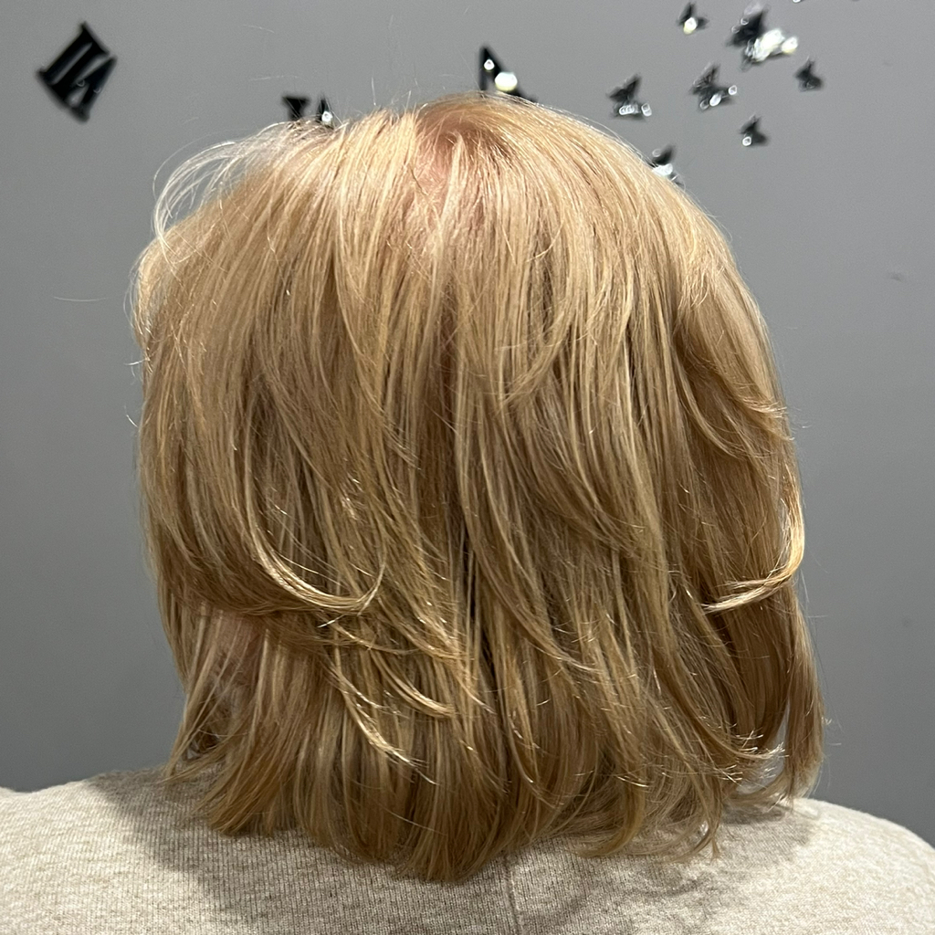 Окрашивание в 1 тон (средняя длина)