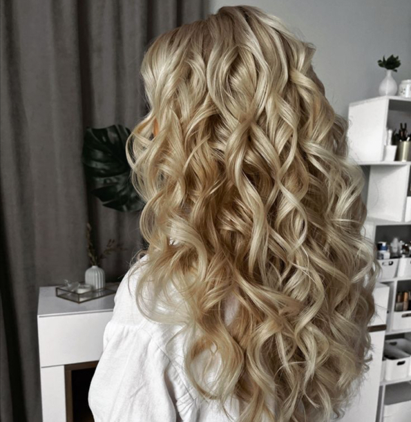 Укладка вечерняя с утюжком или плойкой (длинные волосы)