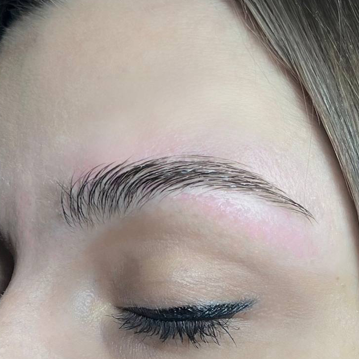 Коррекция бровей