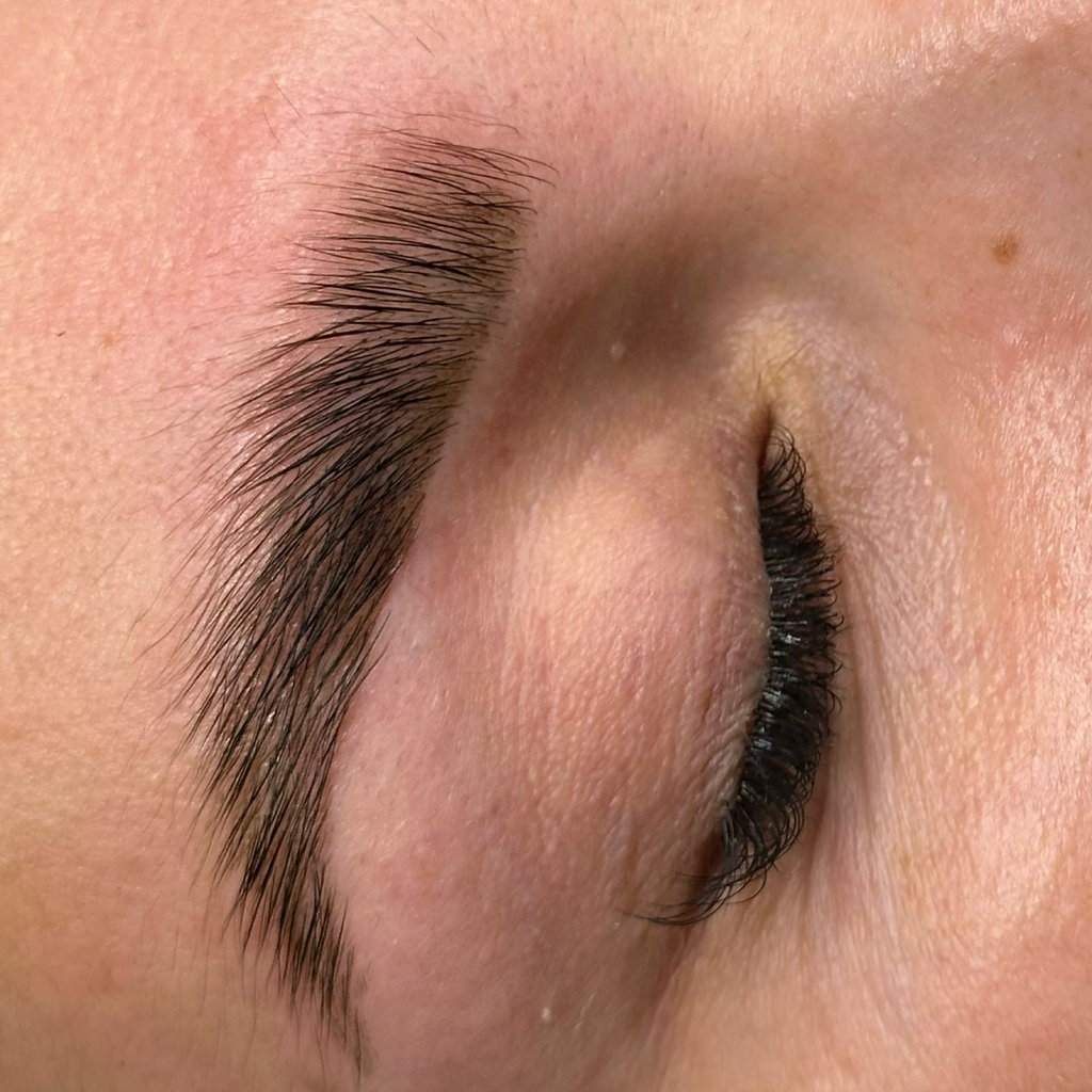 Ламинирование бровей