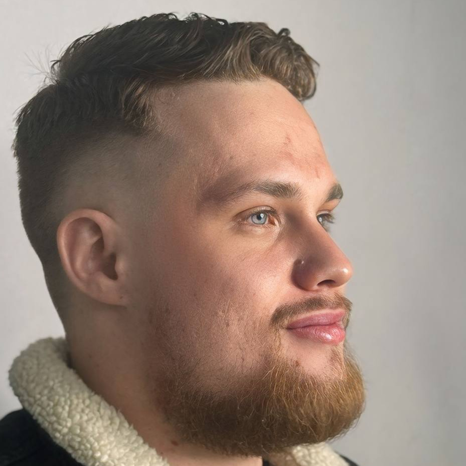 Стрижка мужская+ моделирование бороды+ мытье