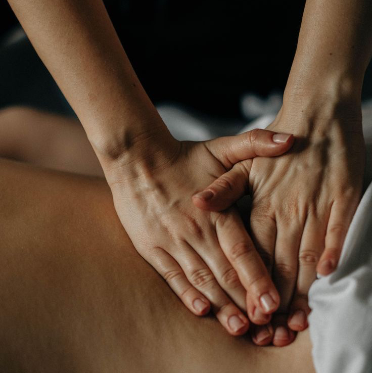 Комплексный МАССАЖ ЛИЦА + МАССАЖ ШВЗ. 3500 вместо 4500 ₽ Скульптурное лицо без отёков, лёгкие плечи и грудной отдел, ясная голова без болей