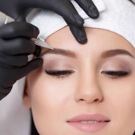 Перманентный макияж губ и бровей