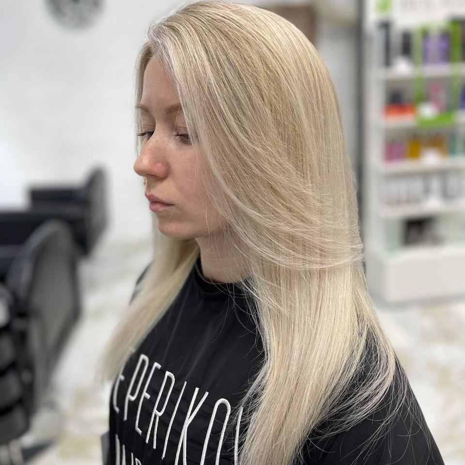 Окрашивание в один тон, тонирование( короткий, средней волос до плеч +легкий уходт по типу волос)