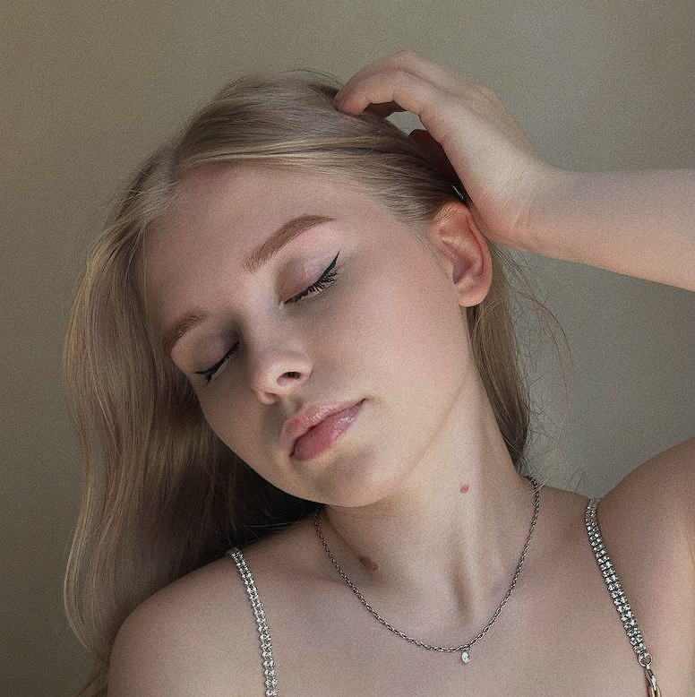 Окрашивание бровей