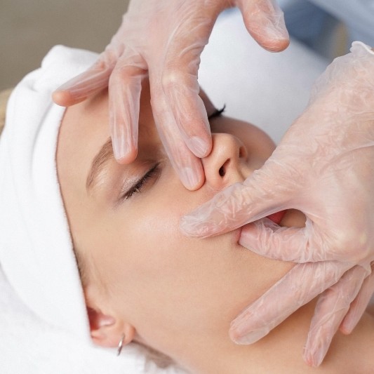 Буккальный массаж лица