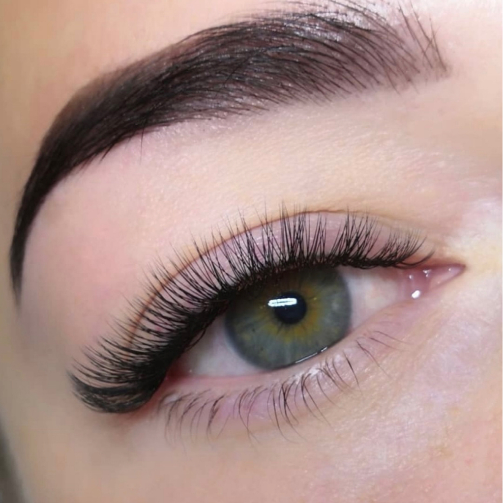 Наращивание ресниц 1,5-2D