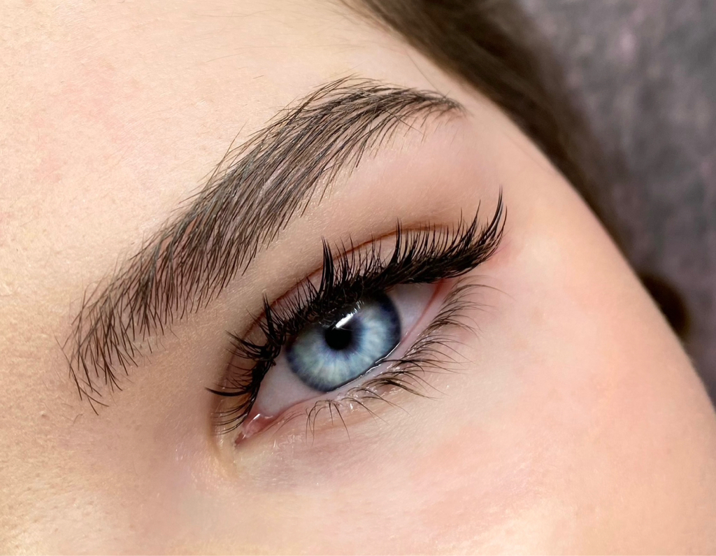 Наращивание ресниц 1D-1,5D