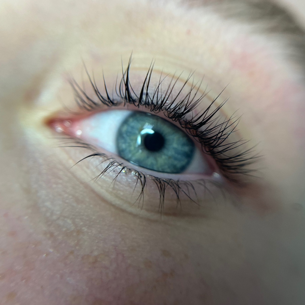 Окрашивание ресниц