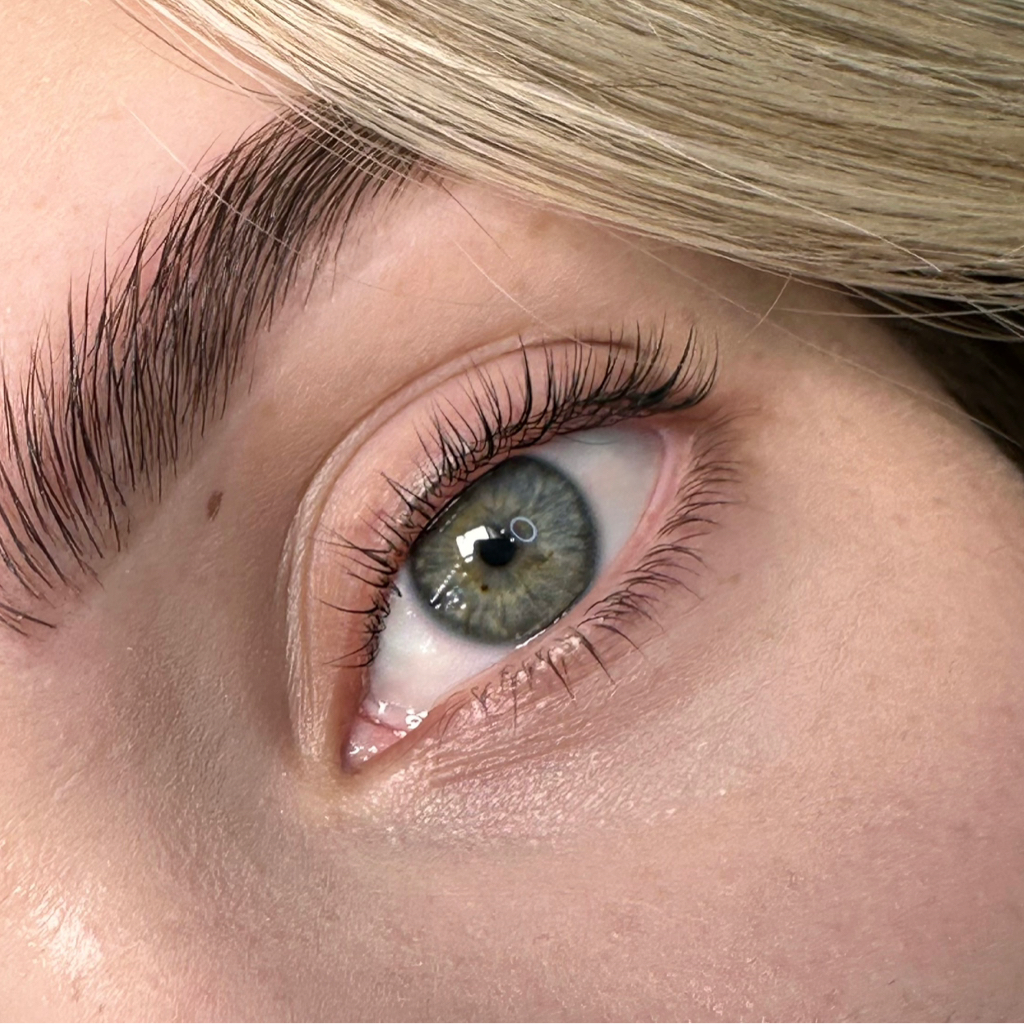 Ламинирование ресниц ( лами + окрашивание + уход)