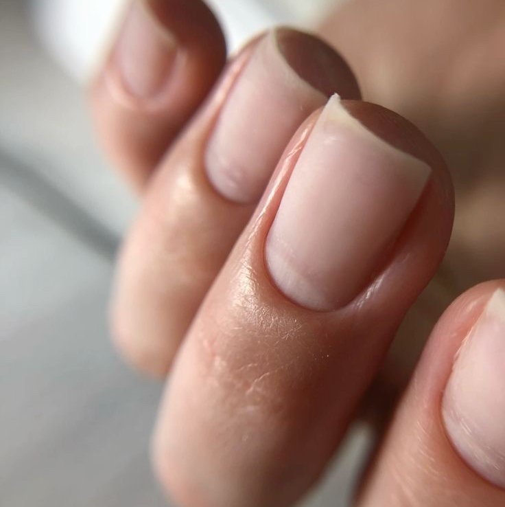 Маникюр комбинированный (опил формы, аппарат + ножнички)