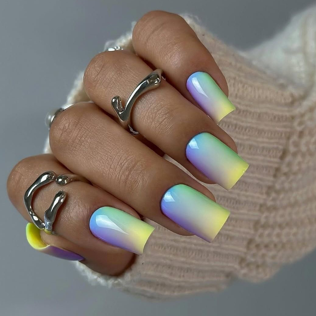 Маникюр с покрытием гель-лак АЭРОГРАФИЯ