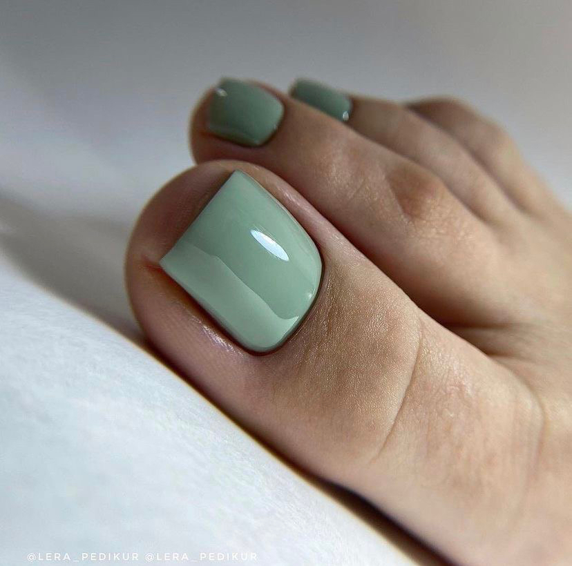 педикюр с покрытием гель-лак