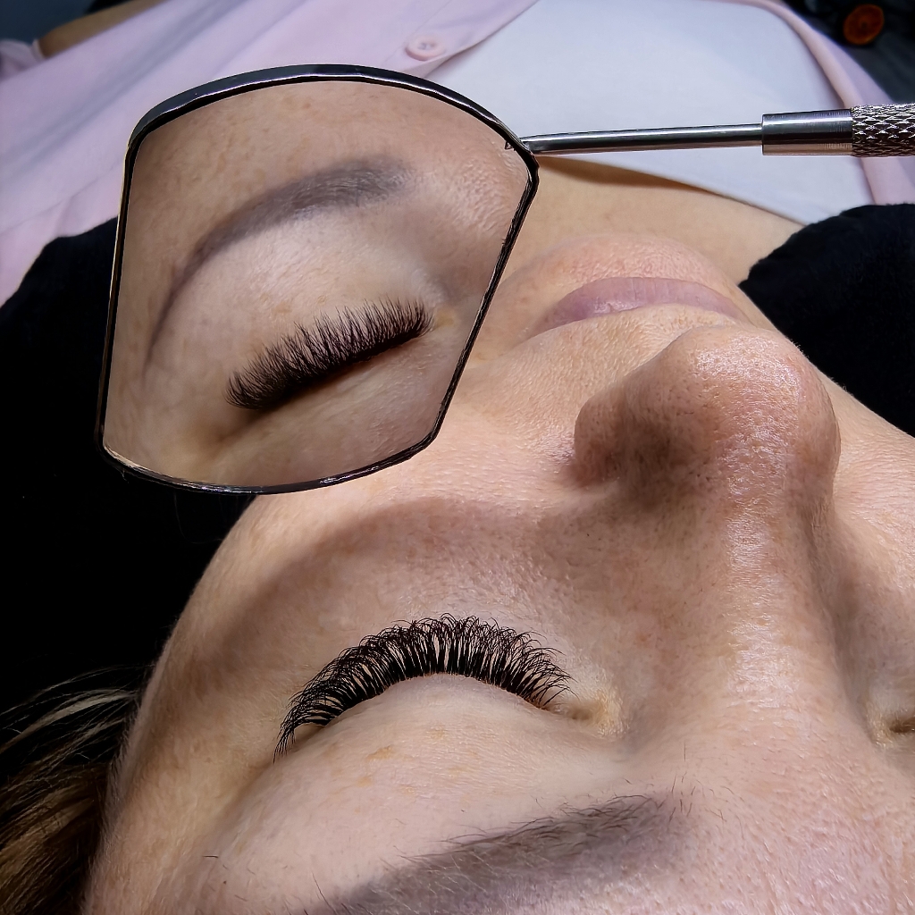 БЕСПЛАТНАЯ КОРРЕКЦИЯ РЕСНИЦ