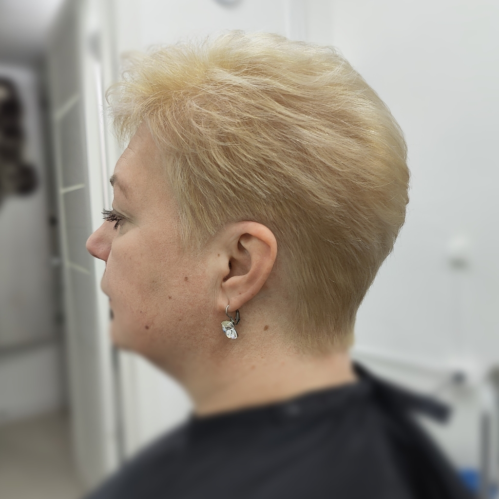 Стрижка женская короткие