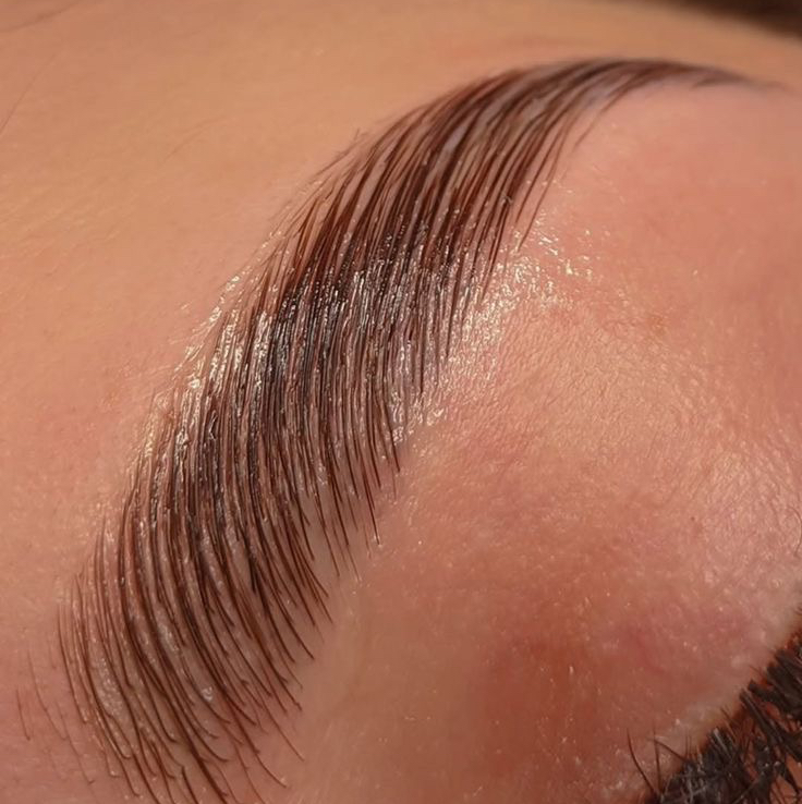 Долговременная укладка бровей