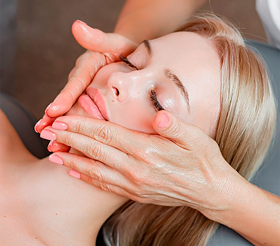 СКУЛЬПТУРНЫЙ -ЛИФТИНГ МАССАЖ С АЛЬГИНАНТНОЙ МАСКОЙ