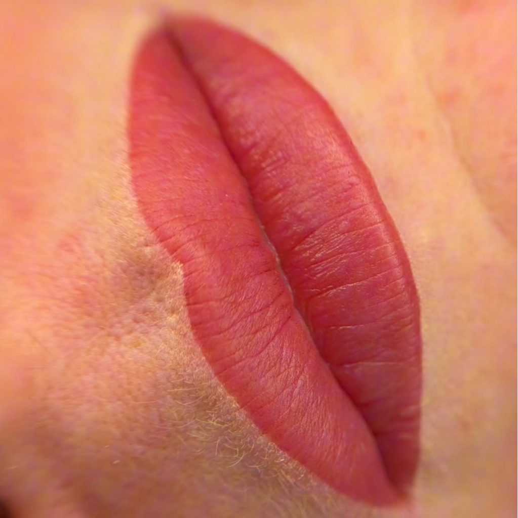 Коррекция перманента губ (через месяц после первичной процедуры)