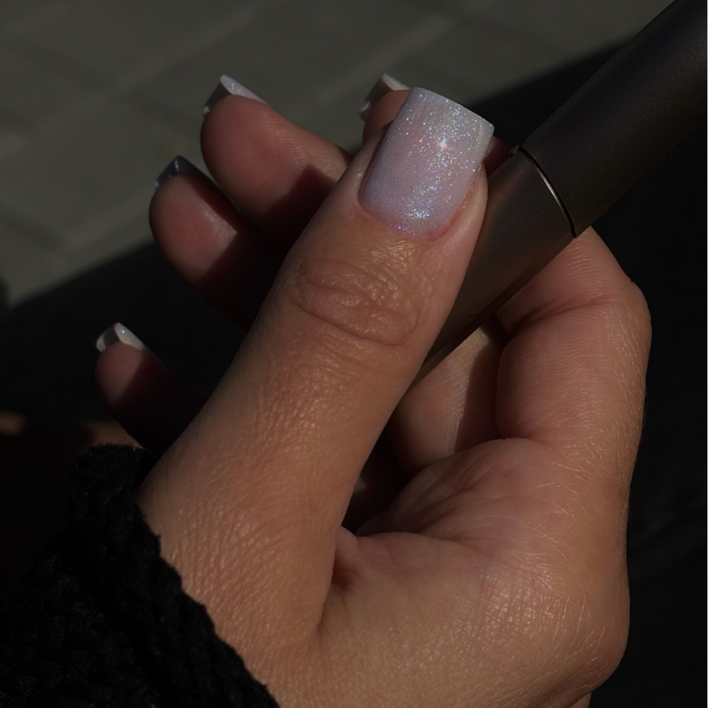 Маникюр с покрытием  укрепление поли гелем