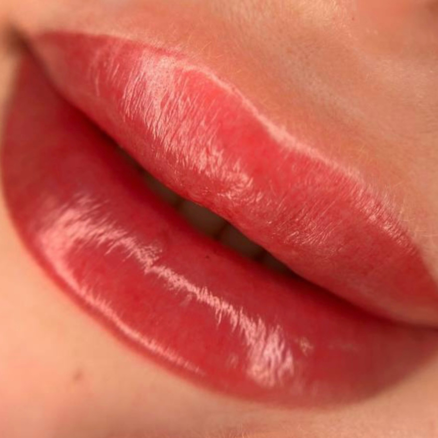 Коррекция перманентного макияжа губ