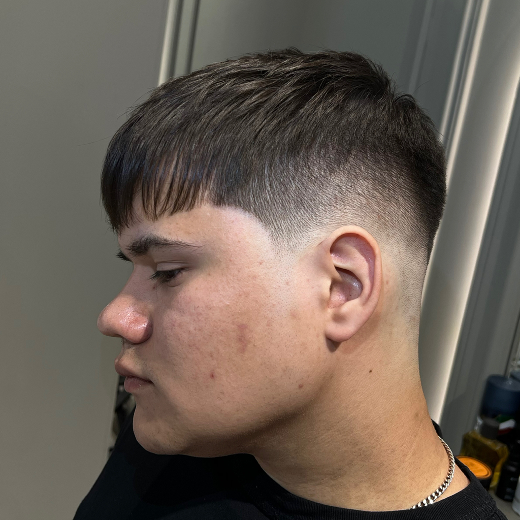 Стрижка головы