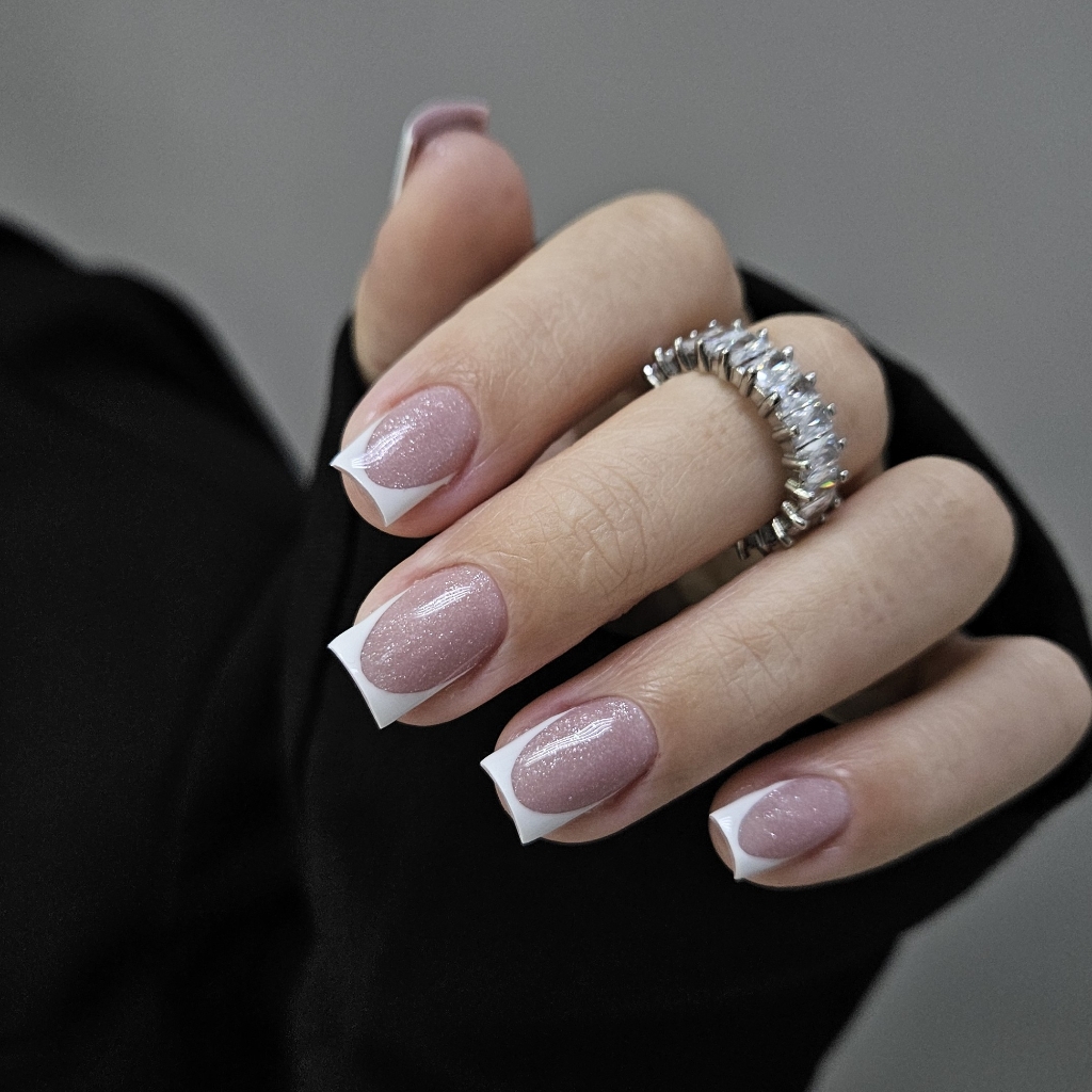 Наращивание ногтей.
Длина 1-3.