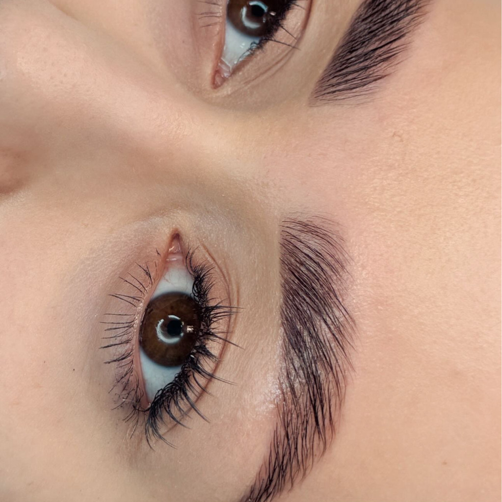 Долговременная укладка бровей