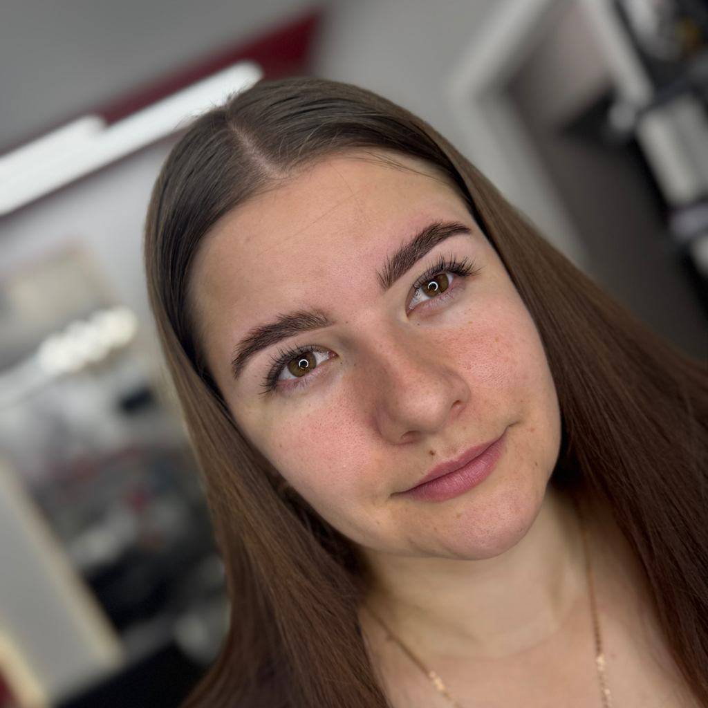 Окрашивание и коррекция бровей