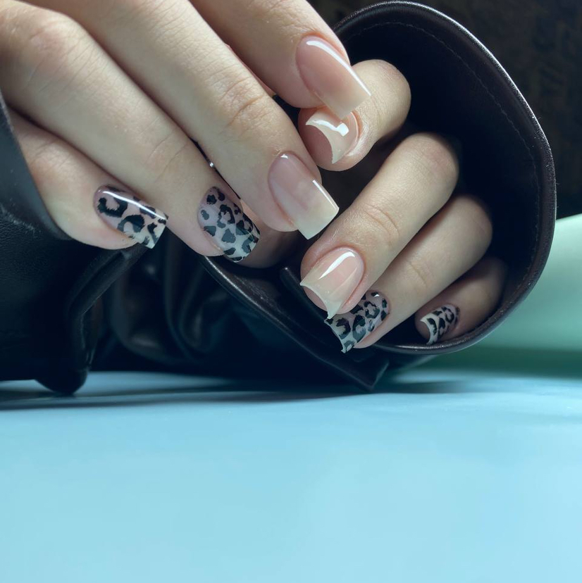 Маникюр+ укрепление+ однотон (2,5)