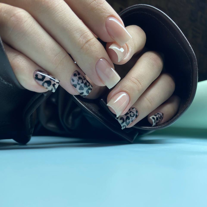 Маникюр+ укрепление+ однотон (более 2,5)