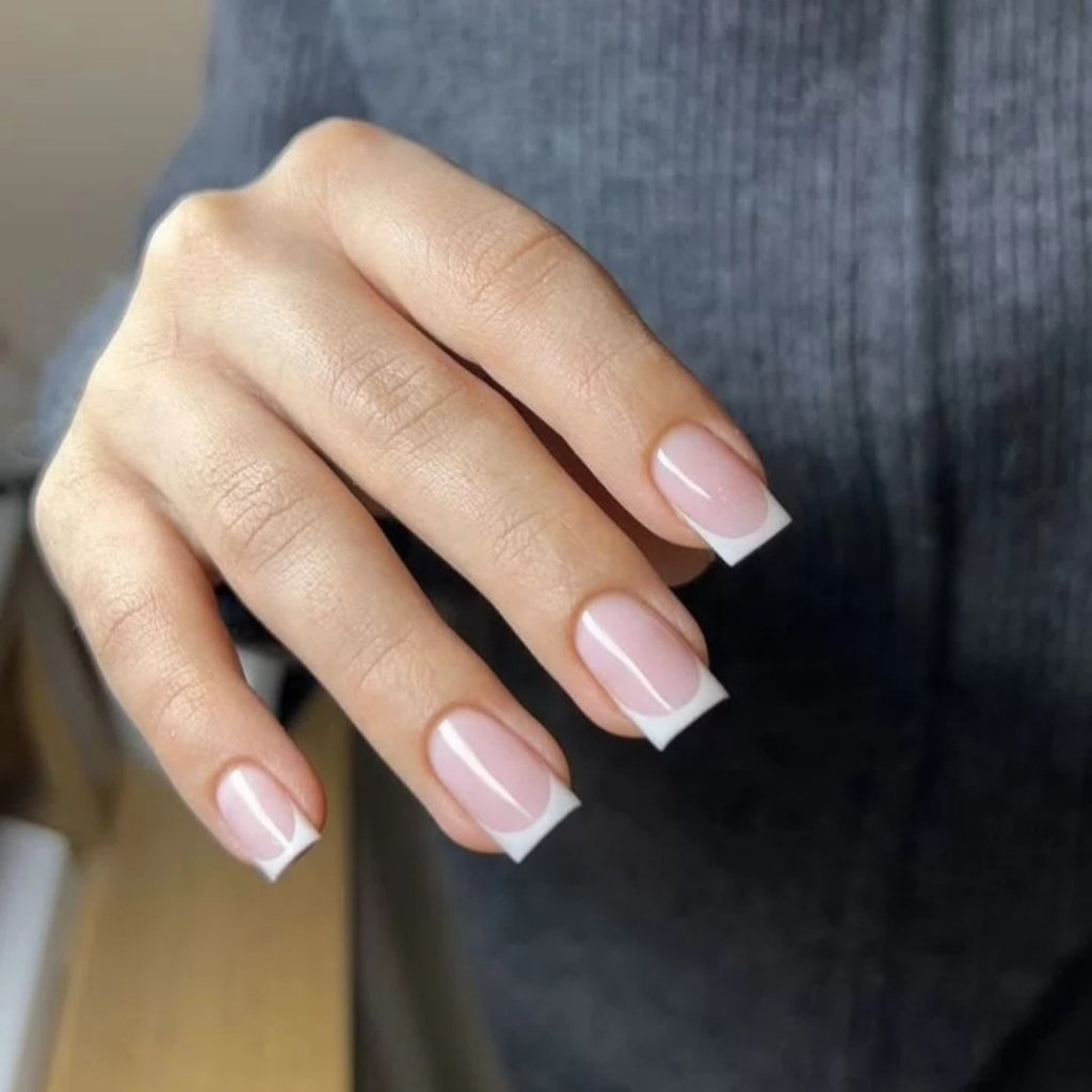 Наращивание ногтей выкладной френч