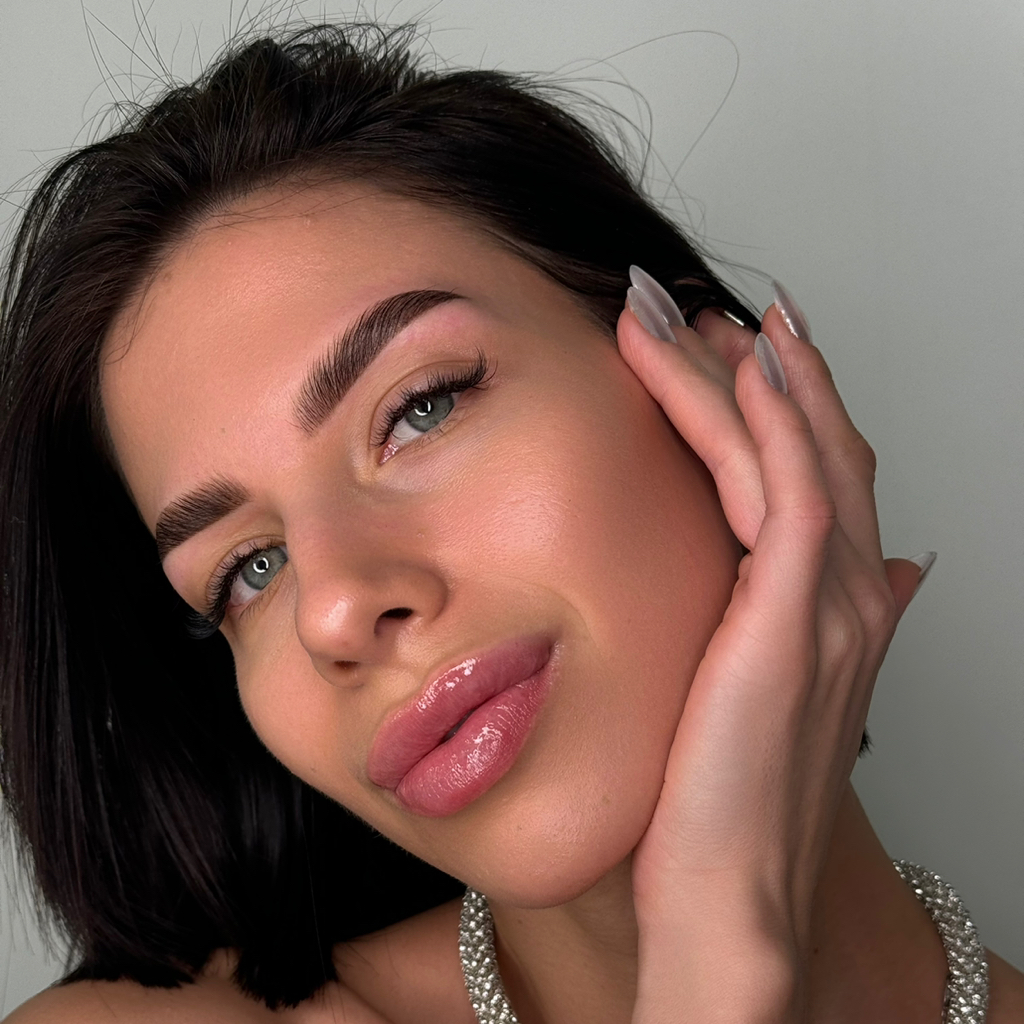 Ламинирование бровей + коррекция ИЛИ окрашивание + уход